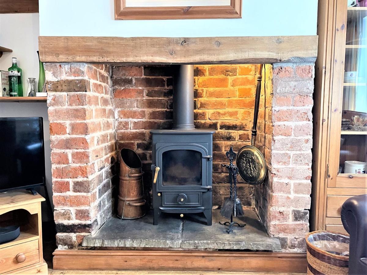 Pass The Keys Cosy Cottage With Views Over The Shropshire Hills Ludlow Eksteriør bilde